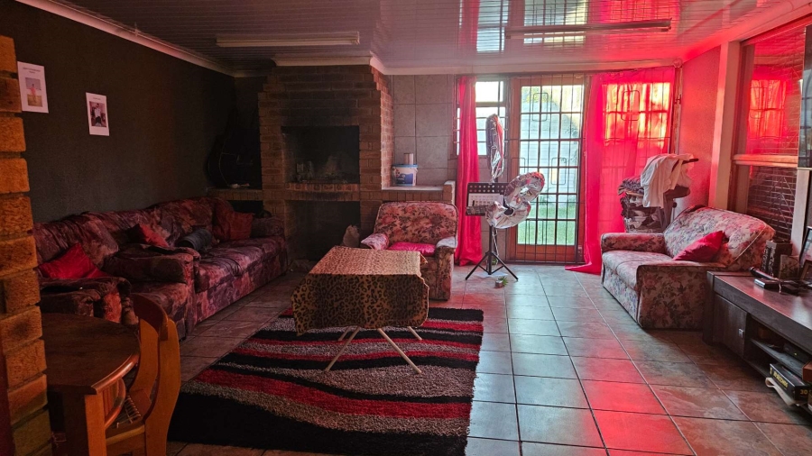 3 Bedroom Property for Sale in Elsies River Western Cape
